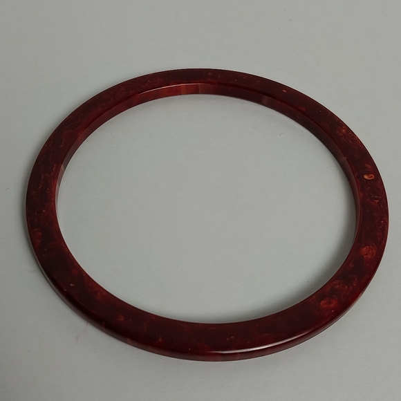Vintage 2 Bakelite Bangle Bracelets Pair Marbled Red Black Set Tested - Picture 4 of 7